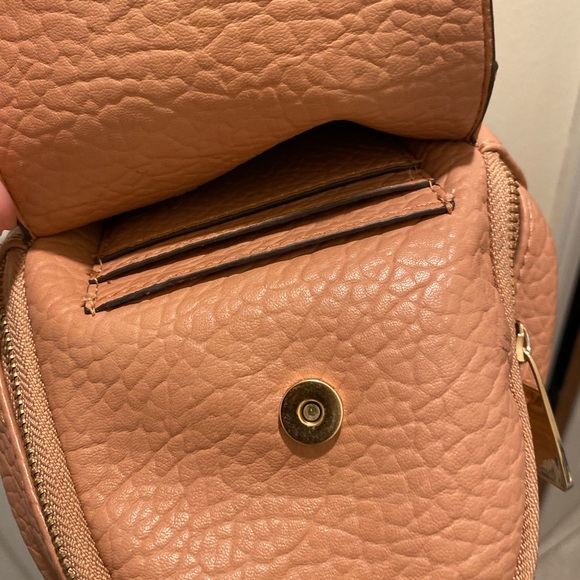 💁‍♀️🙋‍♀️Jessica Simpson Tan Crossbody Bag - Picture 5 of 8